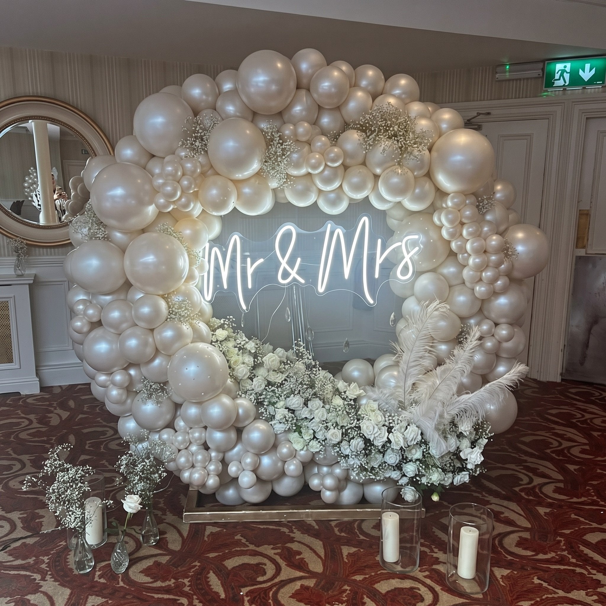 Mr & Mrs Neon Sign 80x39cm - Cool White